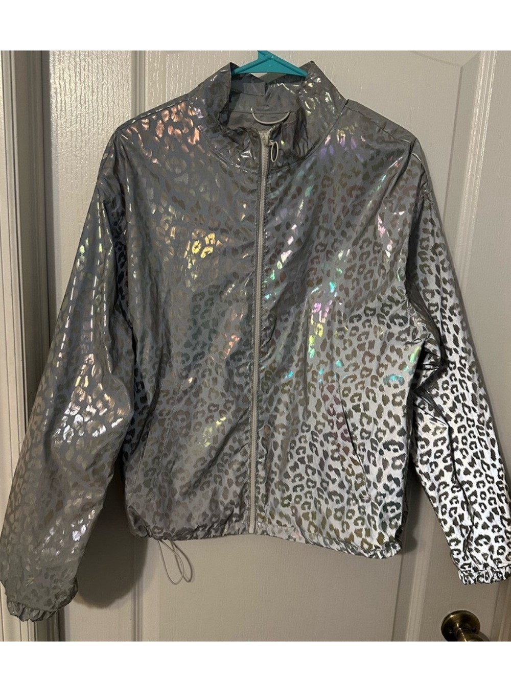 ⛱️🔥Angel Kiss - Silver Holographic Leopard Raincoat - XL